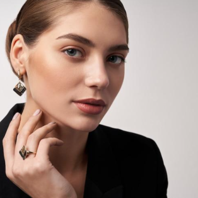 4 Reasons to Consider Custom Jewelry Services for Any Occasion